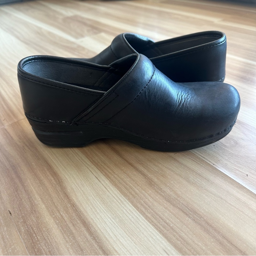 Dansko shoes - Picture 4 of 5
